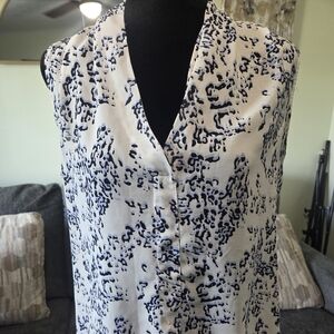 Rose & Olive Blue and White Patterned Blouse